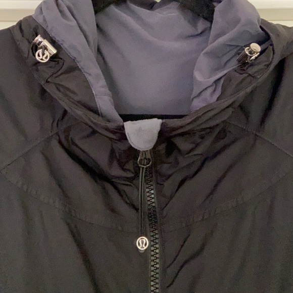 Lululemon Black Lightweight Rain Jacket - Picture 2 of 6